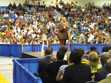 Del. Lionell Spruill Sr. warms up crowd
